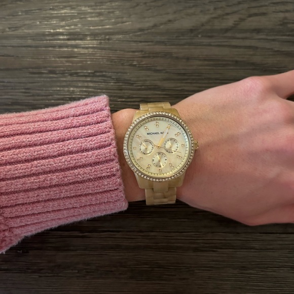 Michael Kors watch - Picture 2 of 3